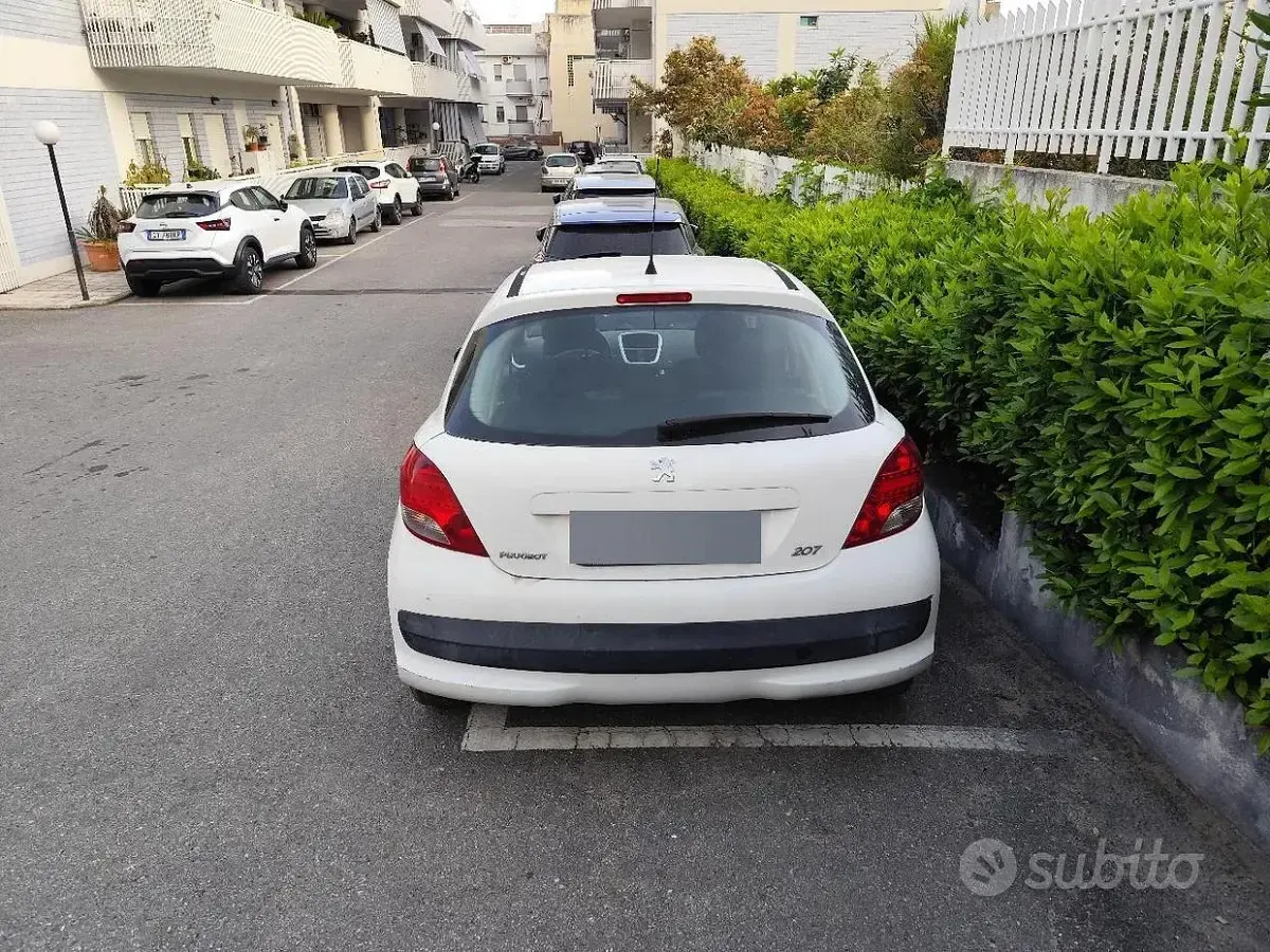 Usata Peugeot 207 68 CV (50 kW) 2011 Bianco Berlina