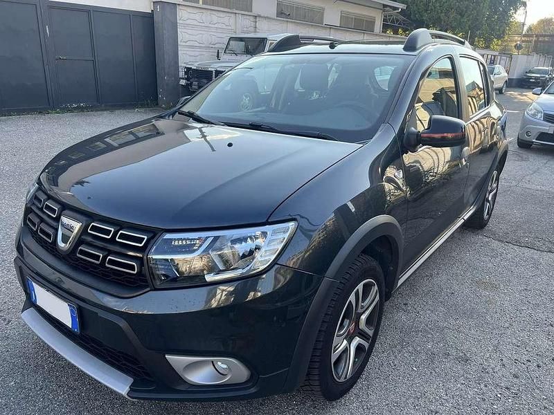 Usata 2019 Dacia Sandero Stepway Due volumi | 8700 € (Buon prezzo) - Immagine 1/4