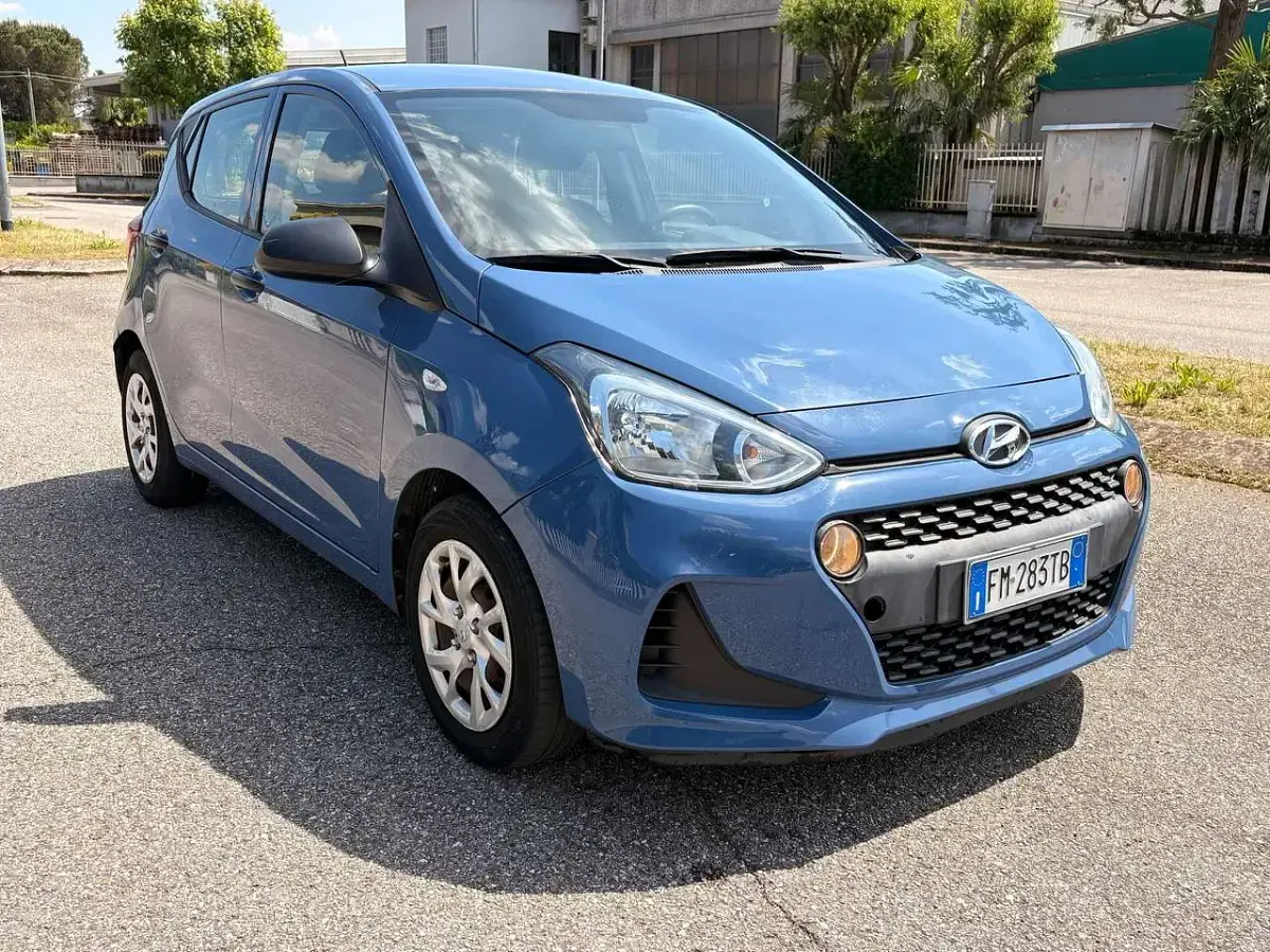 Usata Hyundai i10 Style 67 CV (49 kW) 2017 Blu/azzurro Utilitaria