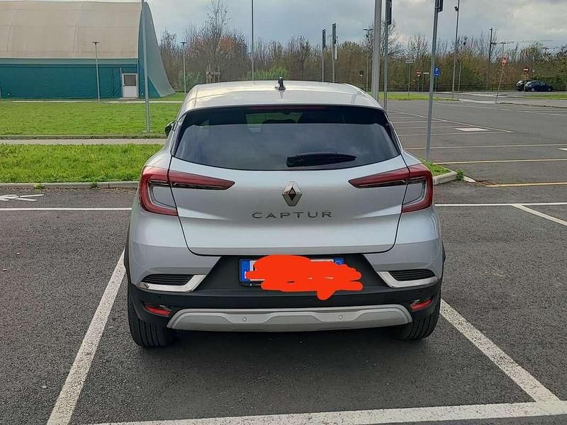 Usata Renault Captur Equilibre 101 CV (74 kW) 2023 Grigio SUV