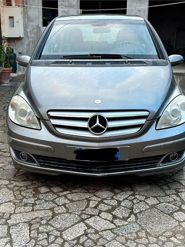 Usata Mercedes B180 2007 Grigio Monovolume