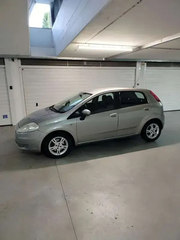 Usata Fiat Grande Punto 90 CV (66 kW) 2008 Argento Utilitaria
