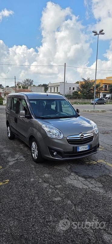 Occasion Opel Combo 105 ch (77 kW) 2012 Gris Monospace