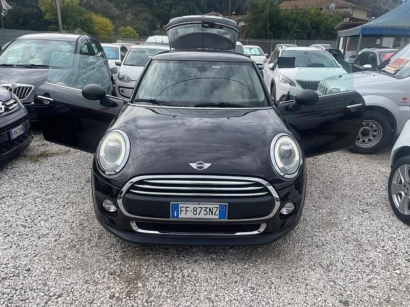 Usata Mini Cooper D 116 CV (85 kW) 2016 Nero Utilitaria