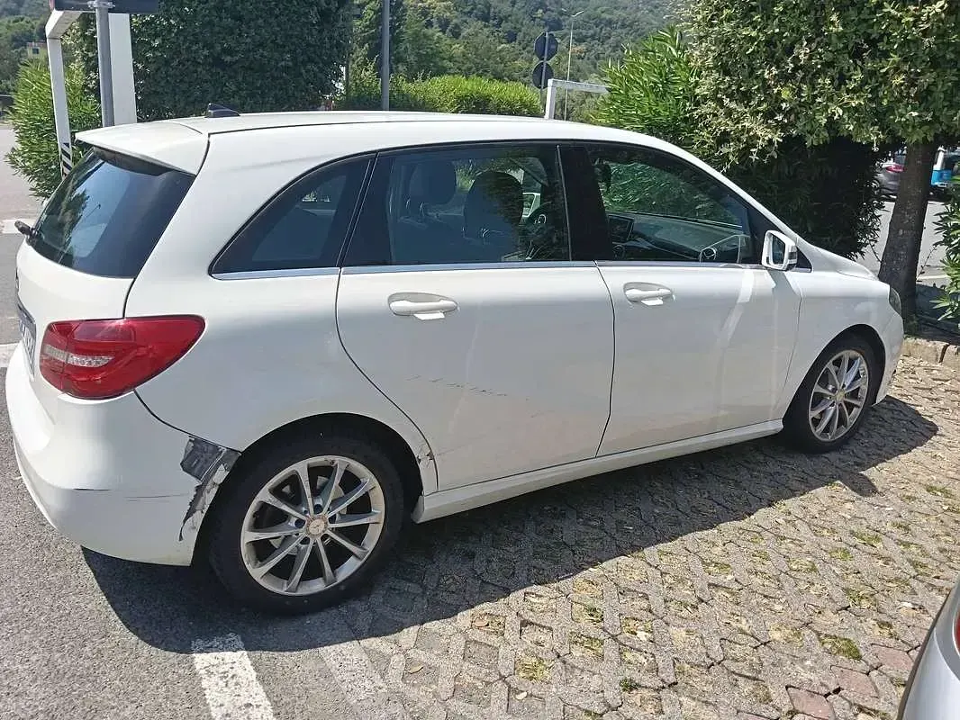 Usata Mercedes 180 109 CV (80 kW) 2012 Bianco Berlina