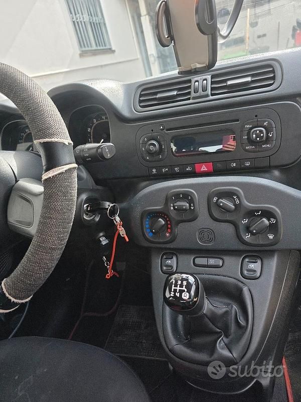 Usata Fiat Panda 69 CV (50 kW) 2016 Rosso Utilitaria