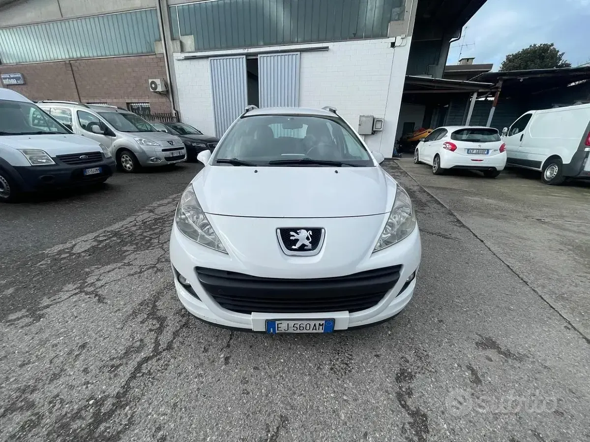 Usata Peugeot 207 Access 92 CV (67 kW) 2011 Bianco Station wagon