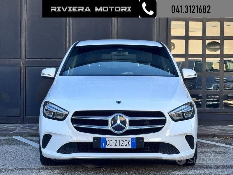 Käytetty Mercedes B180 116 HP (85 kW) 2020 Valkoinen Tila-auto