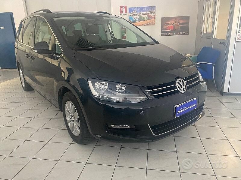 Grigio Usata 2015 VW Sharan Comfortline Monovolume | 19.900 € (Buon prezzo) - Immagine 1/4