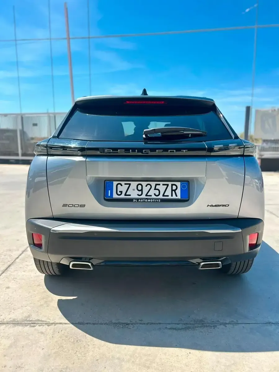 Usata Peugeot 2008 Allure 135 CV (99 kW) 2025 Grigio SUV