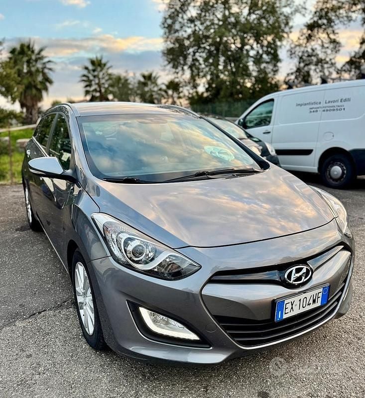 Grigio Usata 2014 Hyundai i30 Comfort Station wagon | 6100 € (Ottimo prezzo) - Immagine 1/4