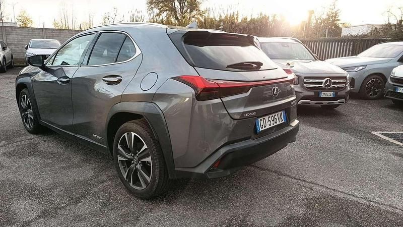 Usata Lexus UX 250h 184 CV (135 kW) 2021 Grigio SUV
