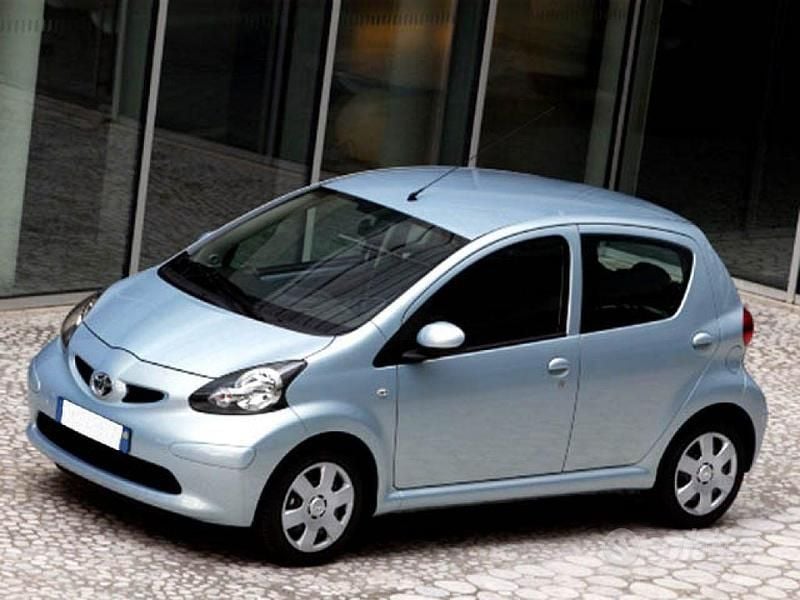 Grigio Usata 2007 Toyota Aygo Due volumi | 2400 € (Super prezzo) - Immagine 1/1