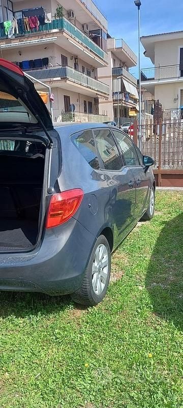Grigio Usata 2013 Opel Meriva Monovolume | 3000 € (Super prezzo) - Immagine 1/4