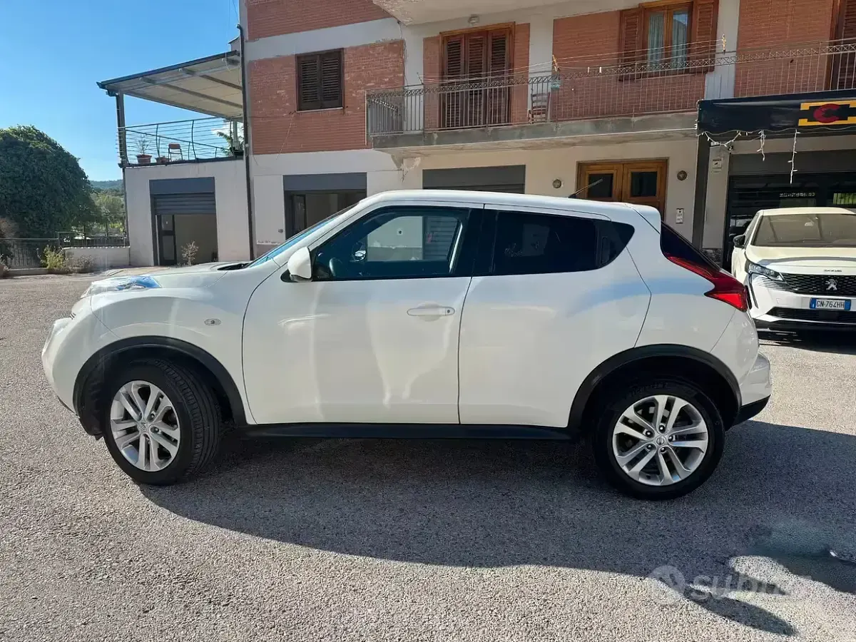 Usata Nissan Juke Tekna 110 CV (80 kW) 2011 Bianco SUV