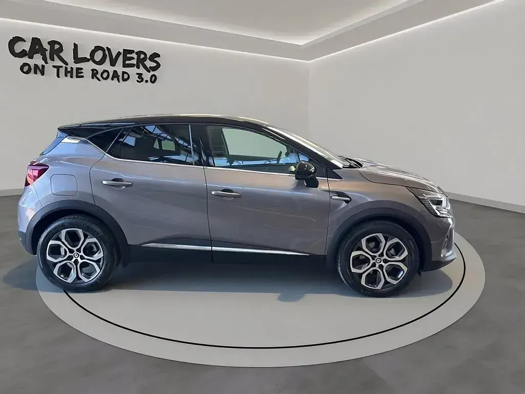 Usata Renault Captur Techno 160 CV (117 kW) 2023 Grigio chiaro SUV