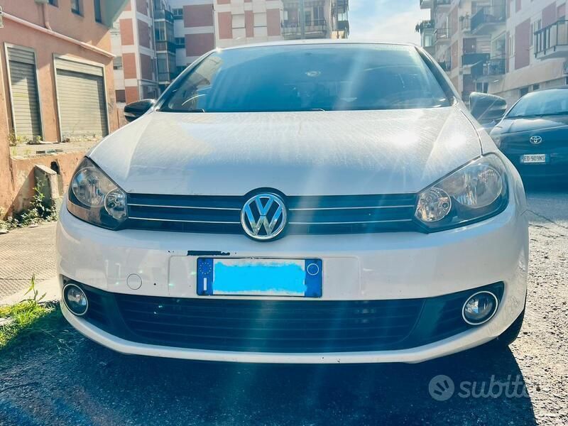 Usata VW Golf VI 105 CV (77 kW) 2011 Bianco Utilitaria