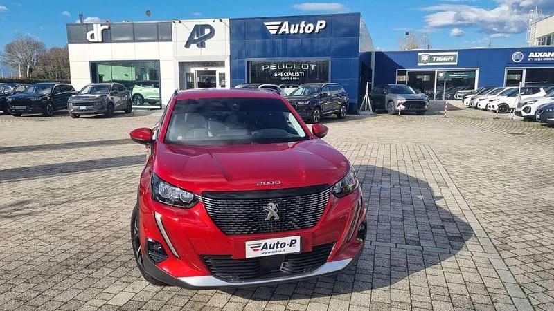 Usata Peugeot 2008 Allure 102 CV (75 kW) 2020 Rosso SUV