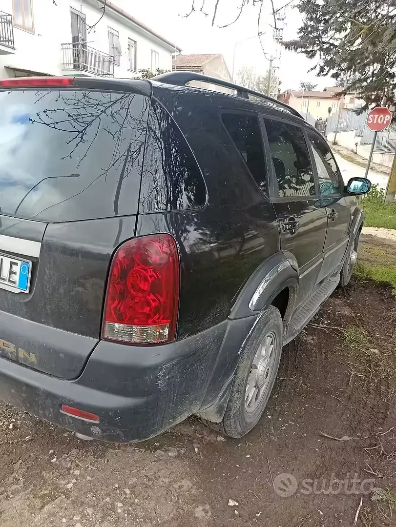 Usata SsangYong Rexton 165 CV (121 kW) 2006 Nero SUV