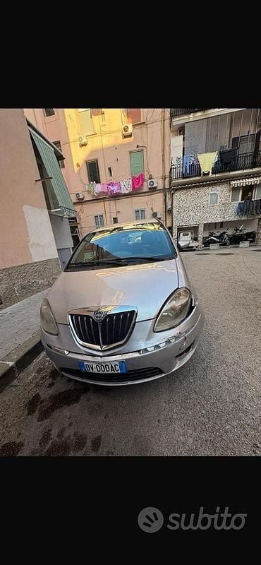 Usata Lancia Musa 90 CV (66 kW) 2009 Grigio Monovolume