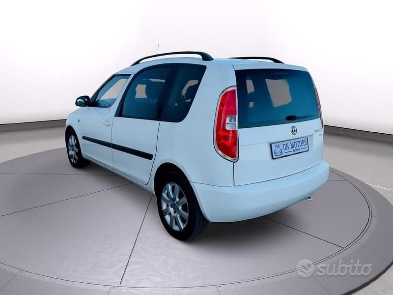 Usata Skoda Roomster 69 CV (50 kW) 2010 Bianco Monovolume