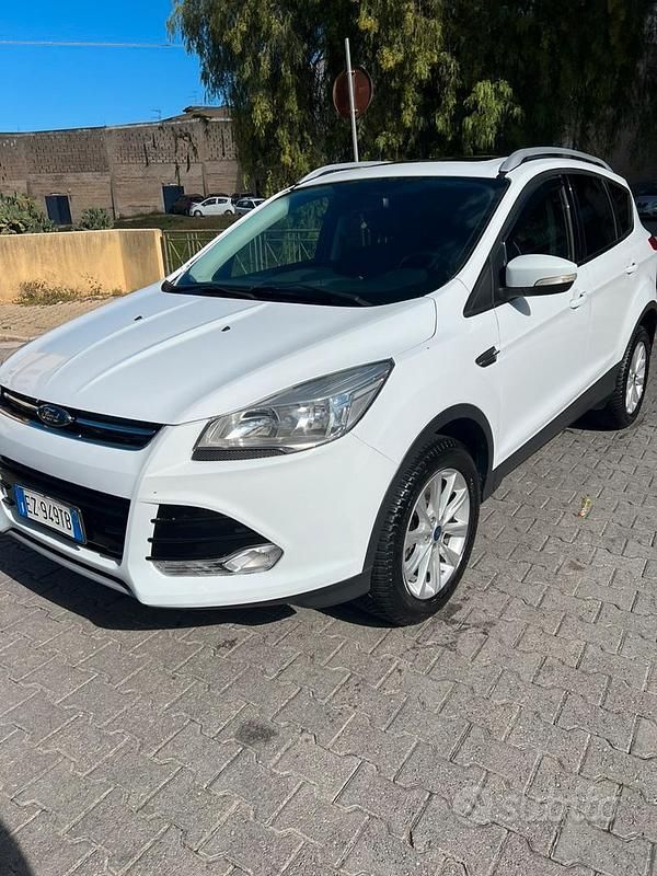 Bianco Usata 2015 Ford Kuga Titanium SUV | 9300 € (Buon prezzo) - Immagine 1/4