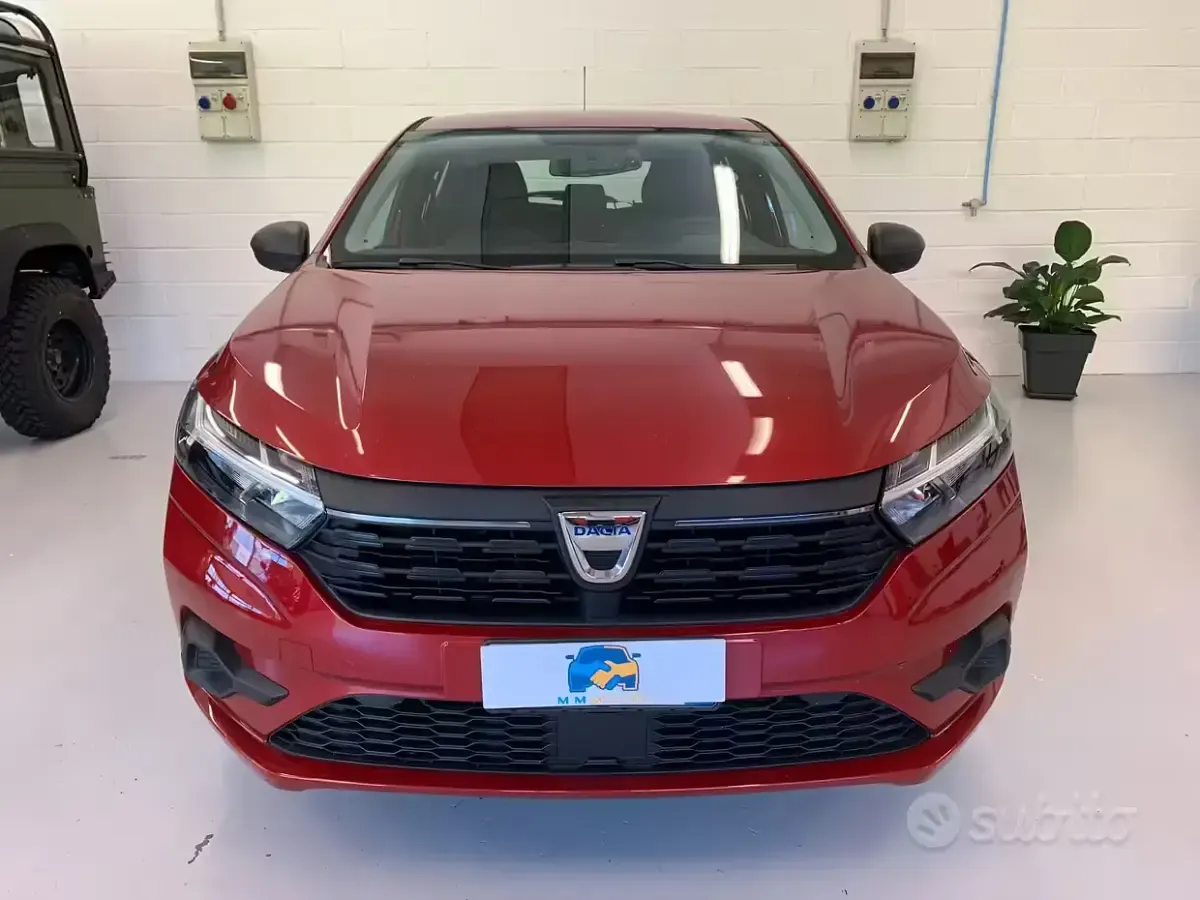 Usata Dacia Sandero Essentiel 101 CV (74 kW) 2022 Rosso Berlina