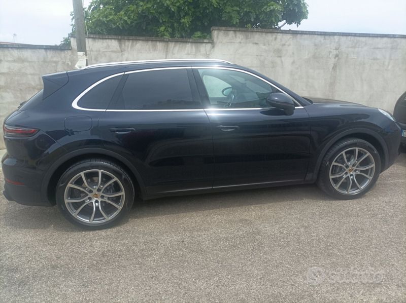 Usata Porsche Cayenne 350 CV (257 kW) 2018 Blu SUV