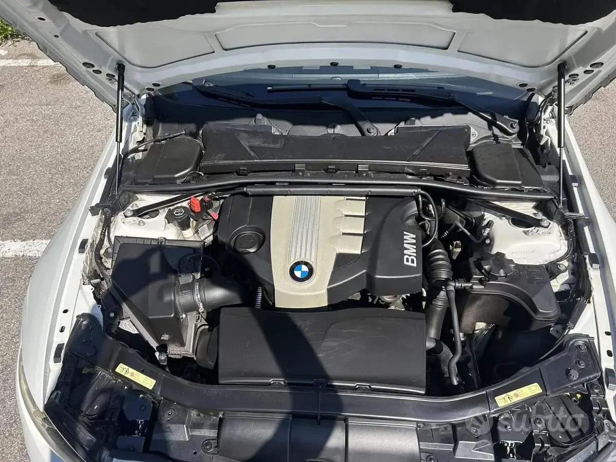 Usata BMW 320 M Sport 177 CV (130 kW) 2007 Bianco Coupé