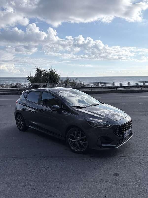 Usata 2022 Ford Fiesta ST-Line Tre volumi | 13.500 € (Ottimo prezzo) - Immagine 1/4