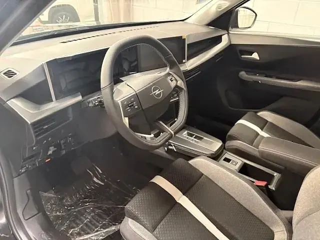 Nuova Opel Frontera 135 CV (99 kW) 2026 Nero SUV
