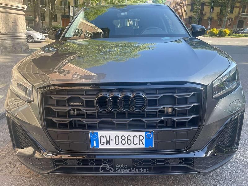 Usata Audi Q2 Ambiente 150 CV (110 kW) 2024 Grigio daytona perlato SUV
