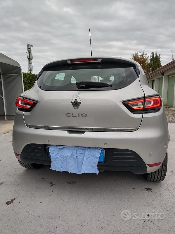 Usata Renault Clio IV 90 CV (66 kW) 2019 Grigio Berlina
