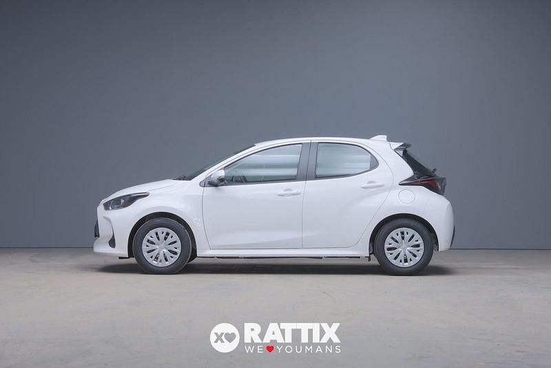 Bianco Nuova 2025 Toyota Yaris Hybrid Active | 19.950 € (Super prezzo) - Immagine 1/4