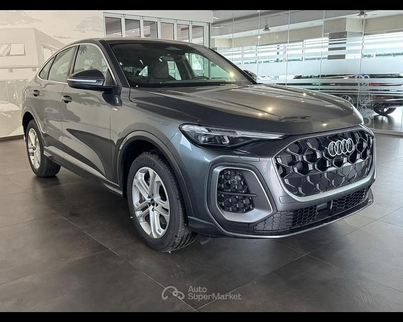 Nuova Audi Q5 S-Line 204 CV (150 kW) 2025 Grigio SUV