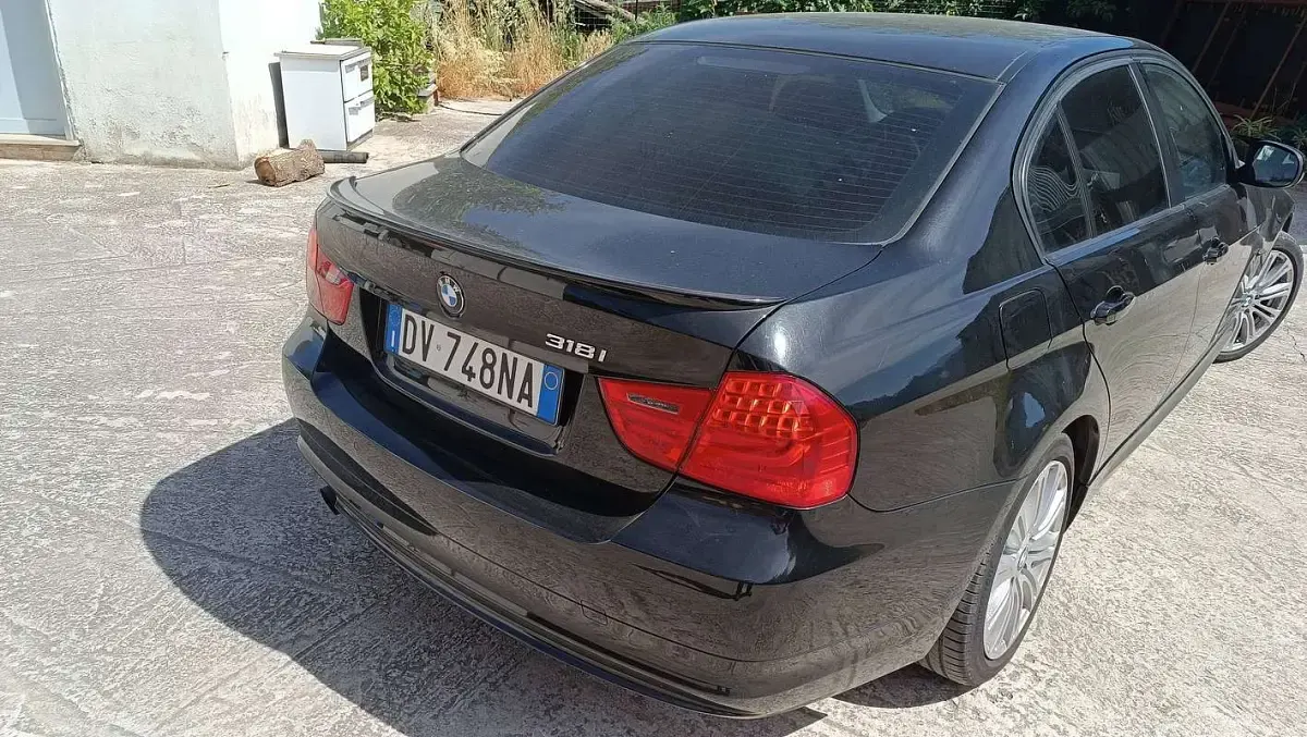 Usata BMW 318 Efficient Dynamics 143 CV (105 kW) 2009 Berlina