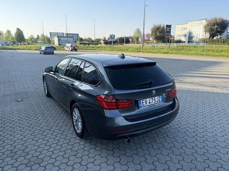 Usata BMW 318 Luxury Line 143 CV (105 kW) 2014 Grigio Station wagon