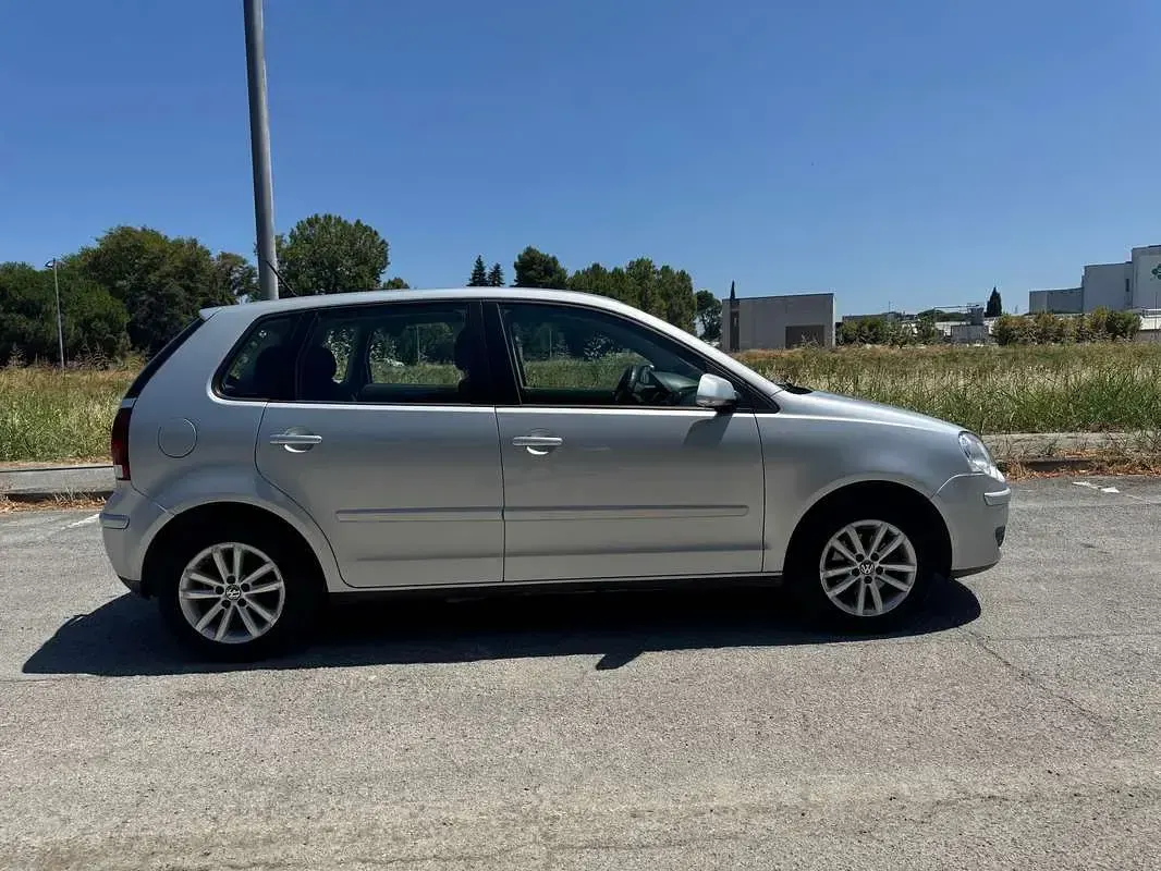 Usata VW Polo Comfortline 69 CV (50 kW) 2009 Argento Utilitaria