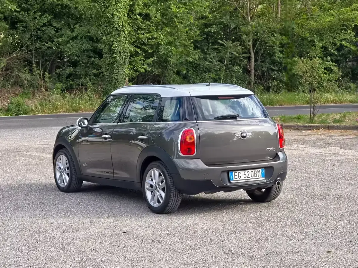 Second-hand Mini Cooper D Countryman 111 CP (81 kW) 2011 Maro SUV