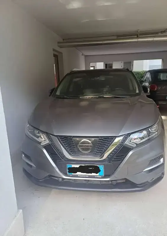Usata Nissan Qashqai N-Connecta 110 CV (80 kW) 2018 Grigio SUV