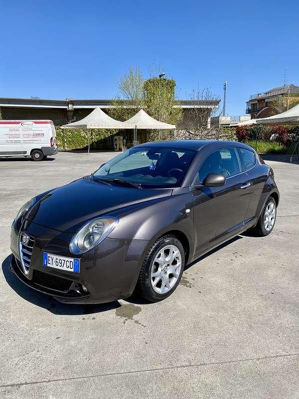 Usata Alfa Romeo MiTo Distinctive 85 CV (62 kW) 2015 Grigio Utilitaria