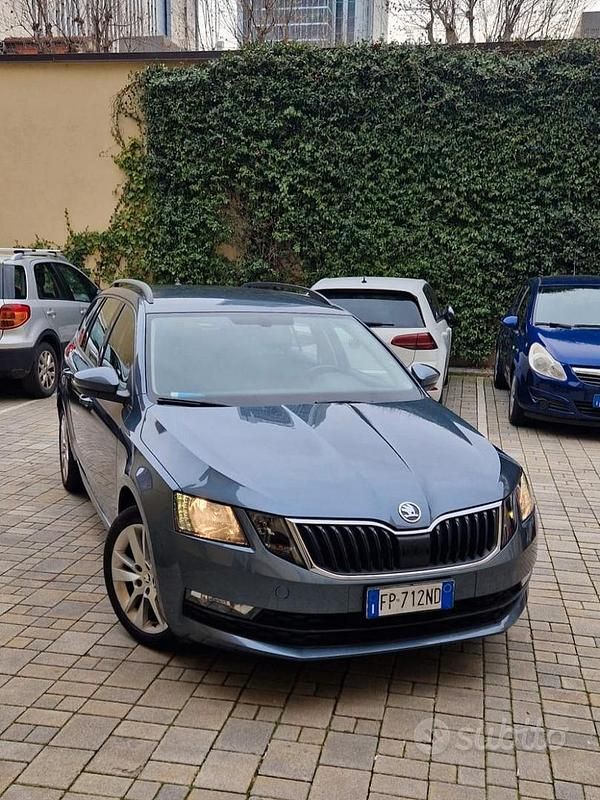 Usata Skoda Octavia 110 CV (80 kW) 2018 Grigio Station wagon