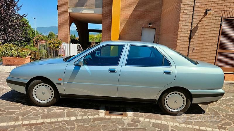 Grigio Usata 1997 Lancia Kappa Tre volumi | 5000 € (Buon prezzo) - Immagine 1/4