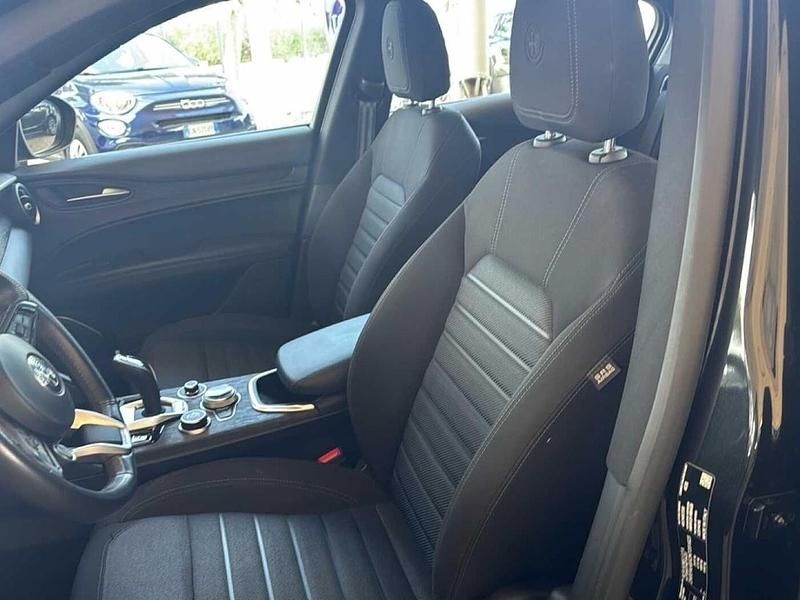 Usata Alfa Romeo Stelvio Business 190 CV (139 kW) 2022 Nero SUV