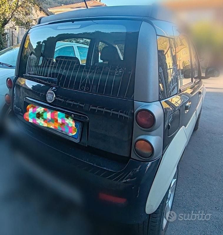 Usata Fiat Panda 4x4 Cross 75 CV (55 kW) 2011 Nero Utilitaria