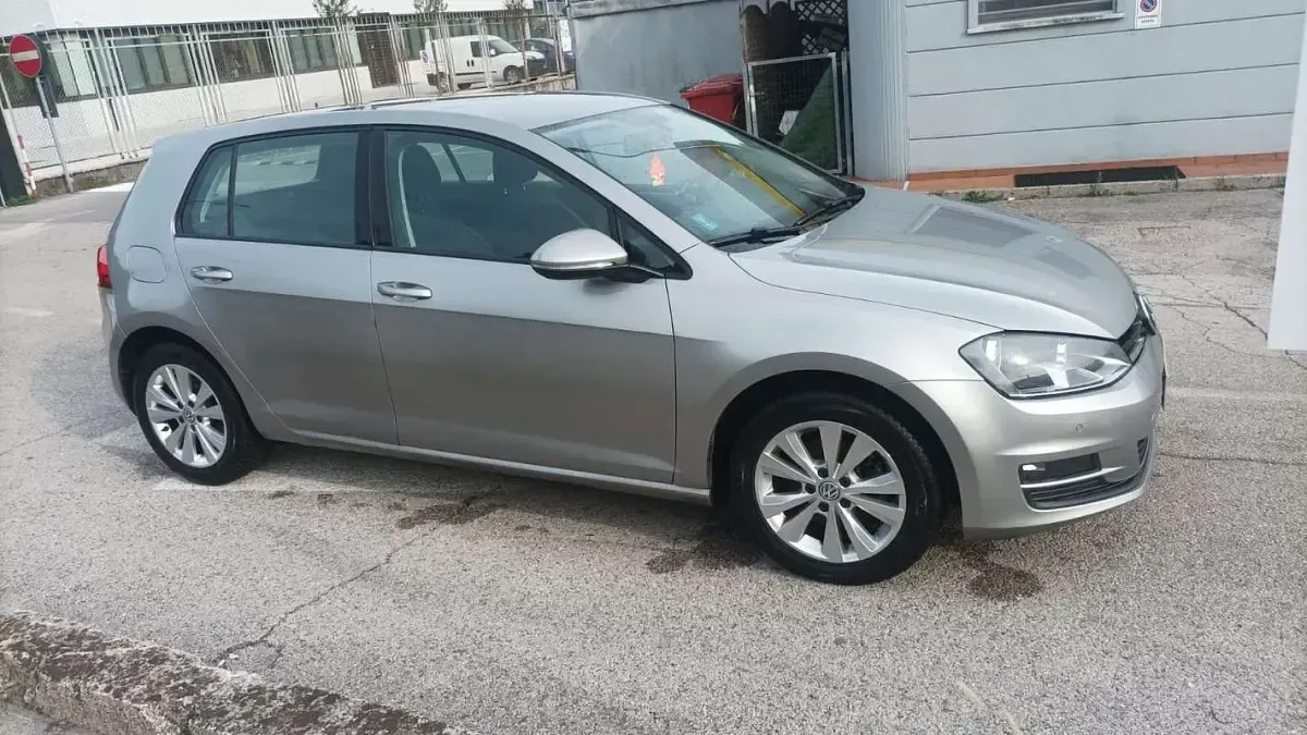 Usata VW Golf VII Business 110 CV (80 kW) 2015 Station wagon