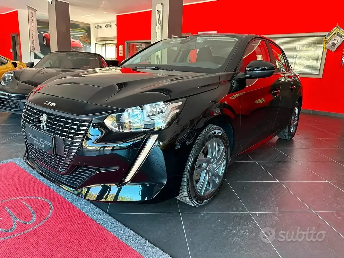 Usata Peugeot 208 Active 101 CV (74 kW) 2022 Nero Utilitaria
