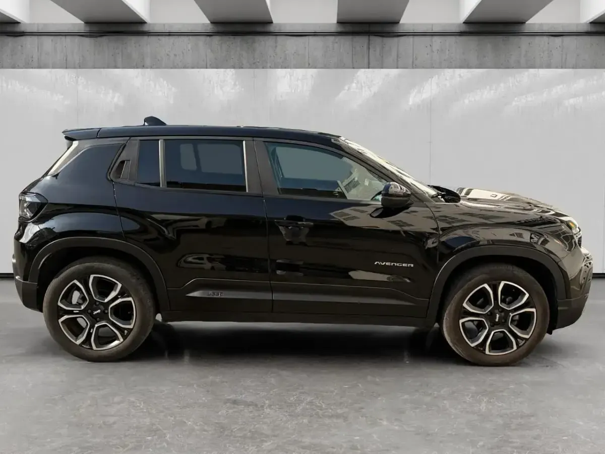 Usata Jeep Avenger Summit 100 CV (73 kW) 2024 Nero SUV