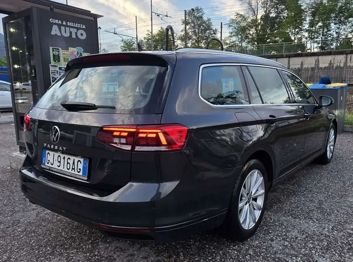 Begagnad VW Passat 150 HK (110 kW) 2022 Grå Kombi