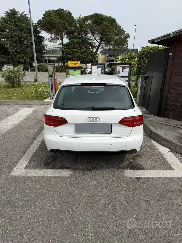 Usata Audi A4 143 CV (105 kW) 2011 Bianco Station wagon